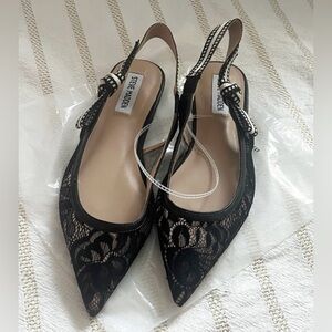 NWT Steve Madden Olsen Black Nude Lace Ribbon Pointed Flat Heels 7 M 7M